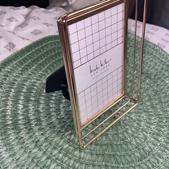 Nicole Miller - Picture 7 of 7